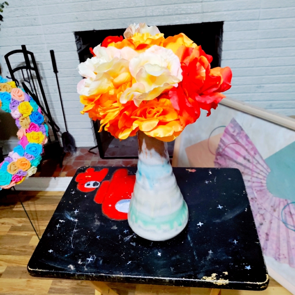 Artificial flower arrangement